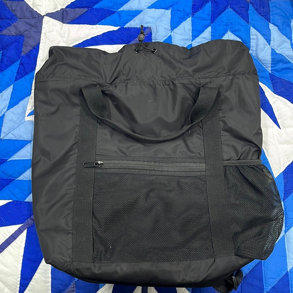 Draw strong gym bag